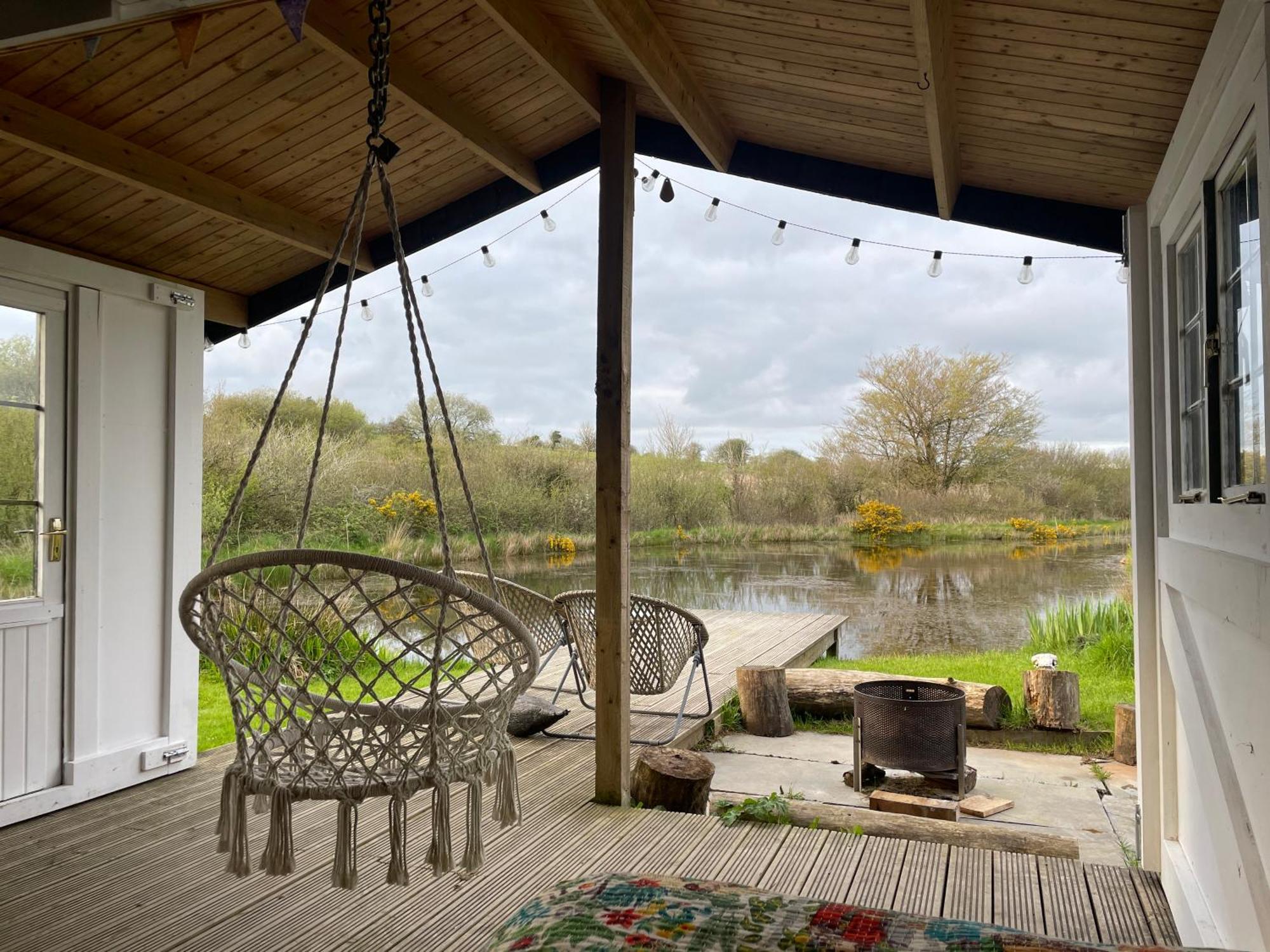 Lake Villa Holiday Cottages Holsworthy Exterior foto
